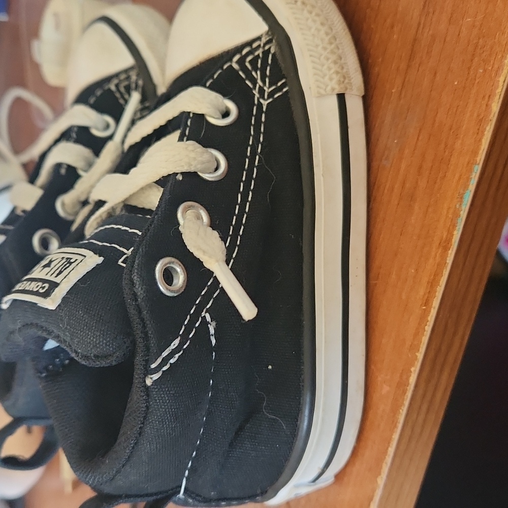 Toddler converse sneakers size 5